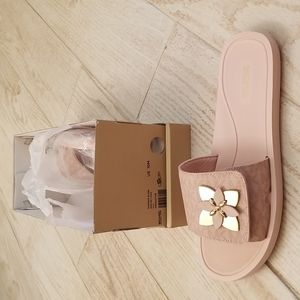 Michael Kors "Summer Slide" in a Size 10 BNIB